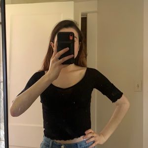 Black v-neck 3/4 sleeve shirt